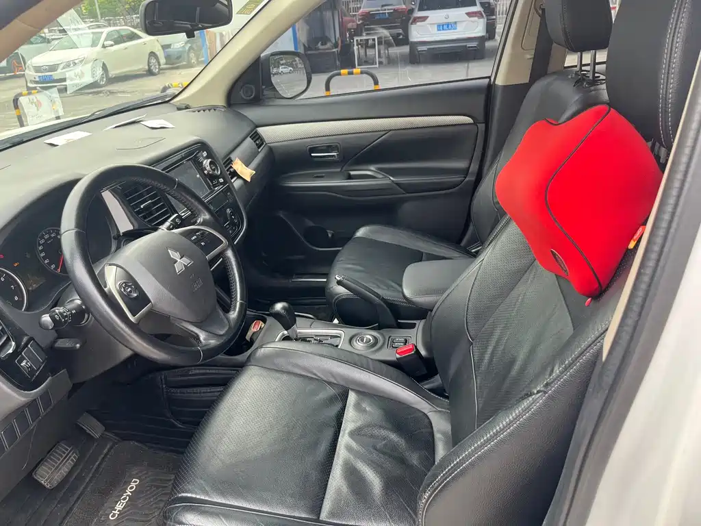 Mitsubishi Outlander (Import) — миниатюра 14