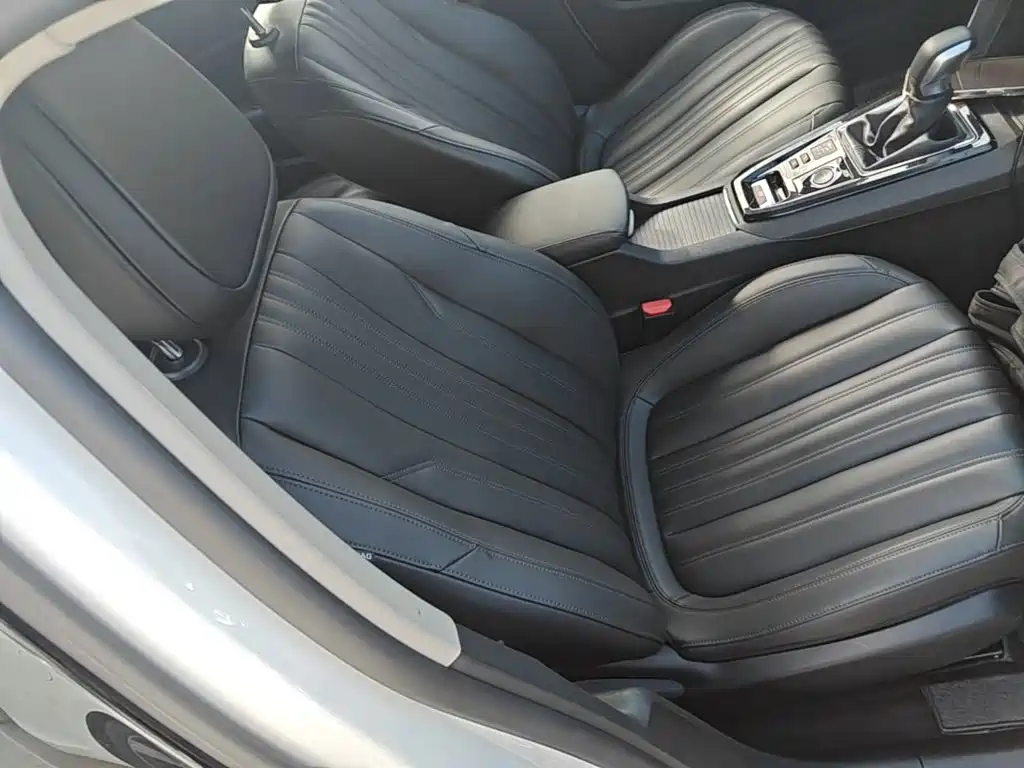 Peugeot 408 — миниатюра 25