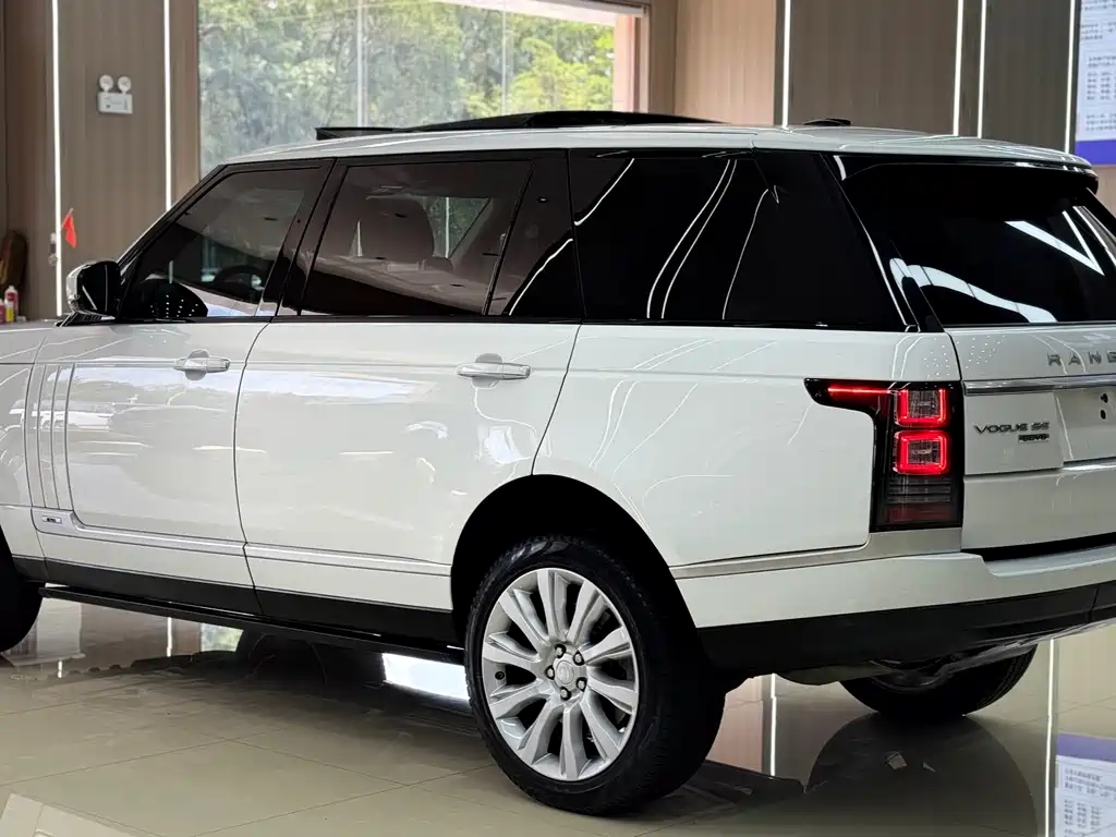 Land Rover Range Rover — миниатюра 3