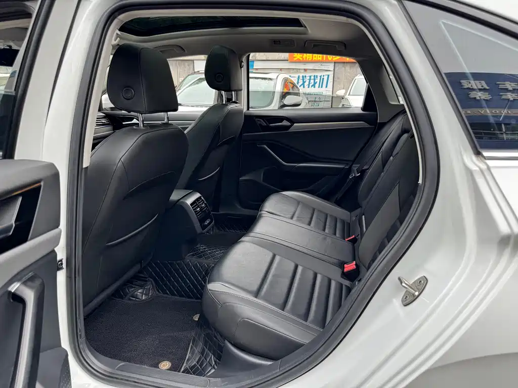 Volkswagen Sagitar — миниатюра 7