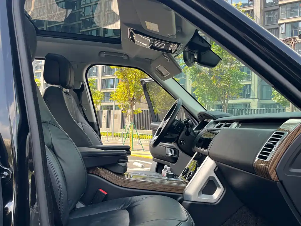 Land Rover Range Rover — миниатюра 13