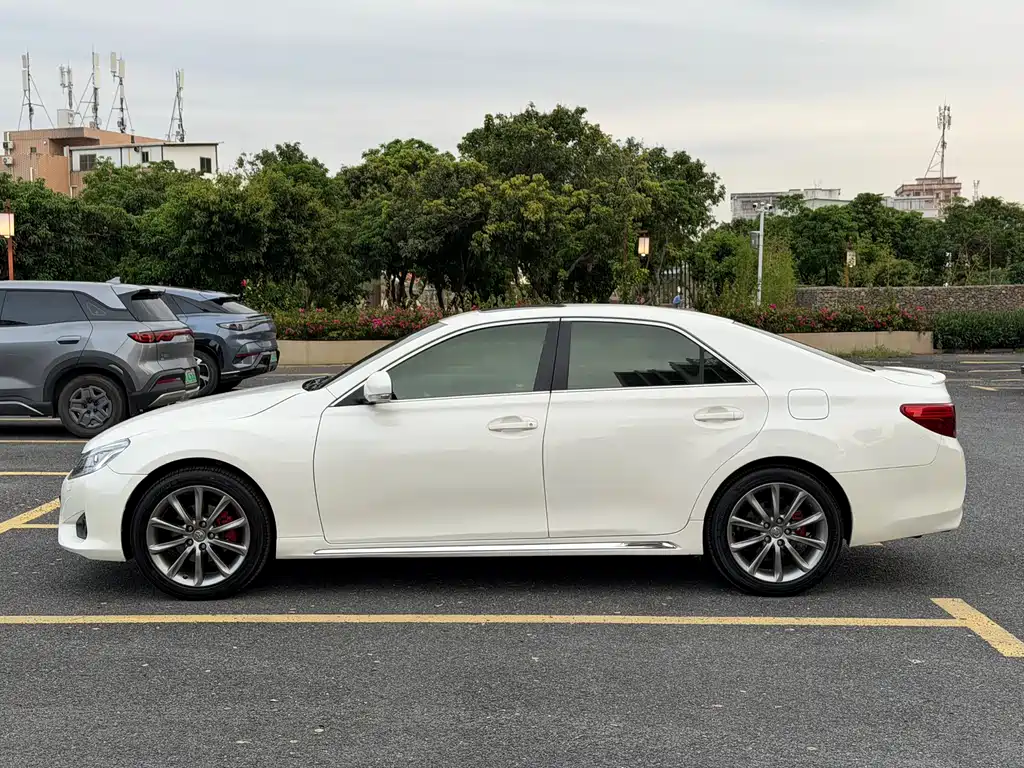Toyota Reiz 2013 2.5V