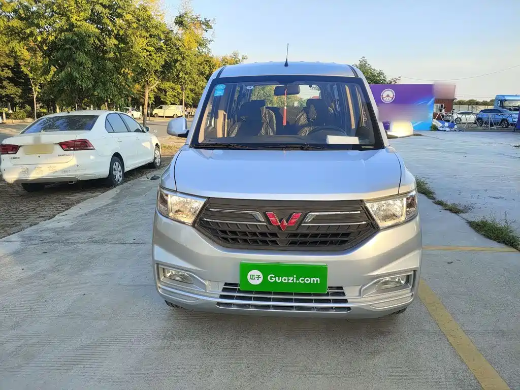Wuling Hongguang V — миниатюра 3