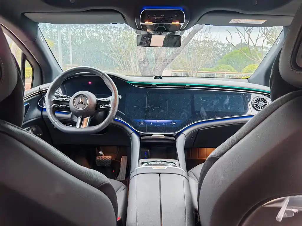 MERCEDES-BENZ EQE SUV