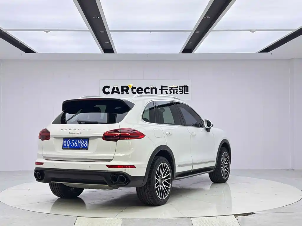 Porsche Cayenne — миниатюра 5