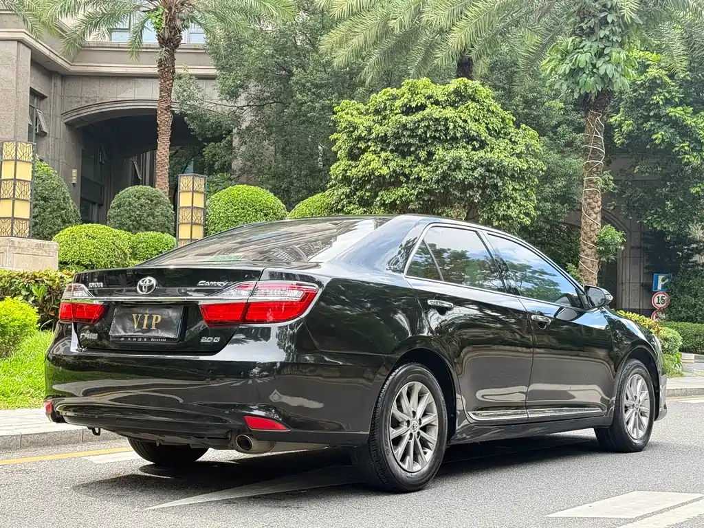 Toyota Camry — миниатюра 20