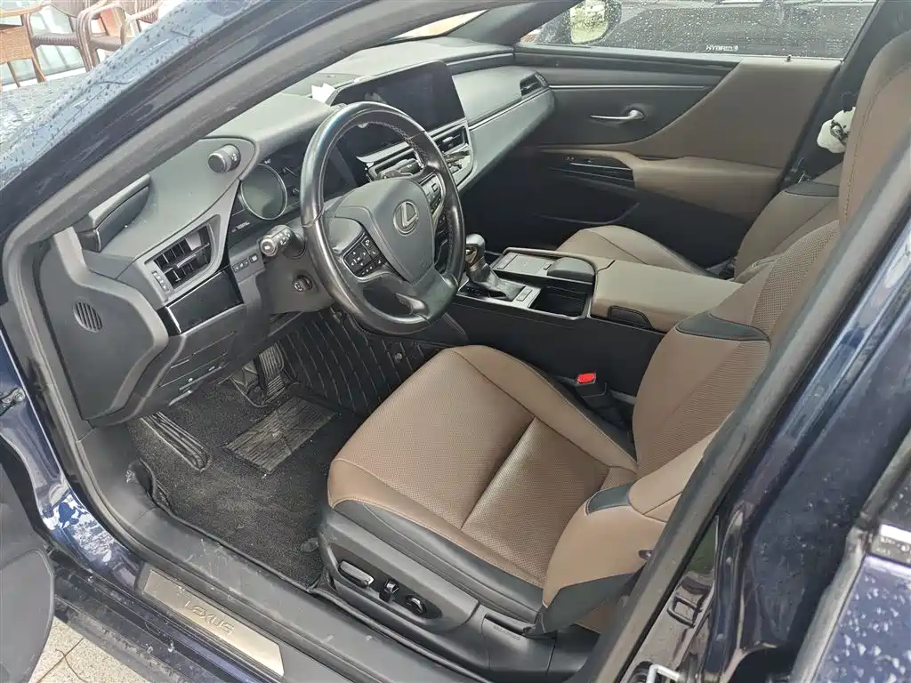 Lexus ES — миниатюра 9