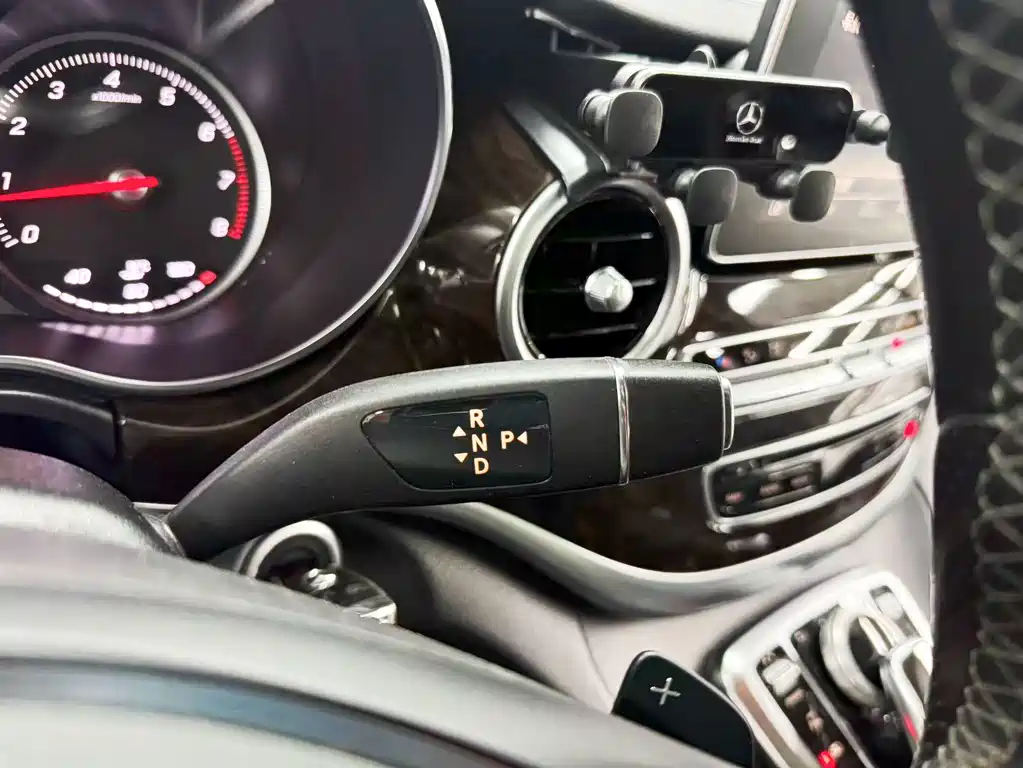 Mercedes-Benz V-Class — миниатюра 15
