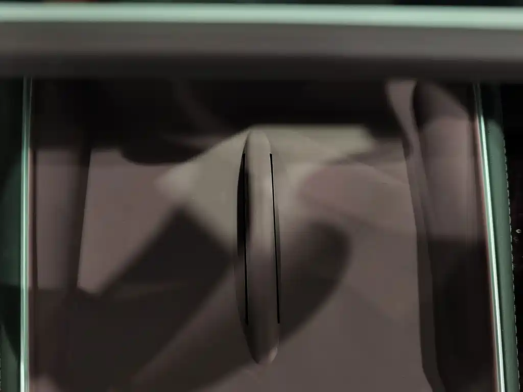 Tesla Model Y L — миниатюра 13