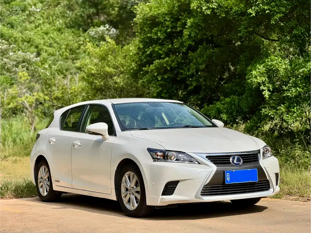 Lexus CT — миниатюра 3