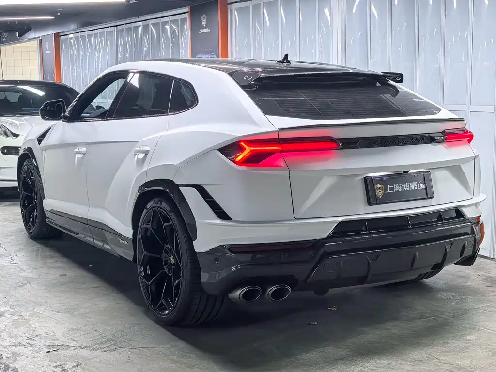 Lamborghini Urus — миниатюра 10