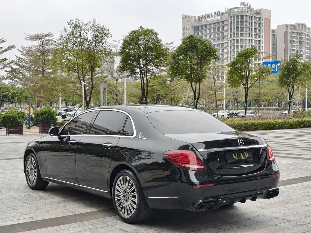 MERCEDES-BENZ E CLASS