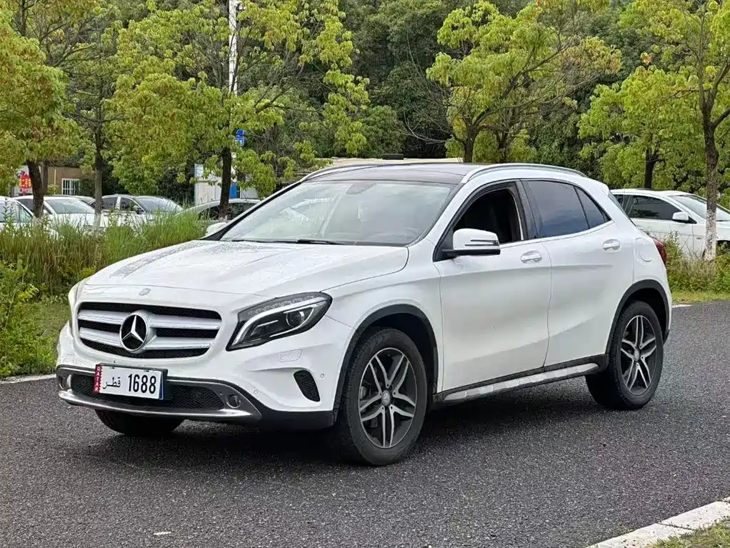 Mercedes-Benz GLA 2015 GLA 200 Fashion