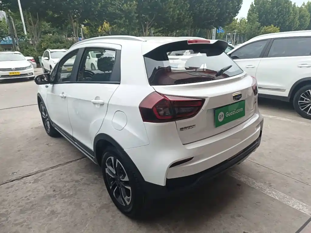 Geely Vision X3 — миниатюра 5