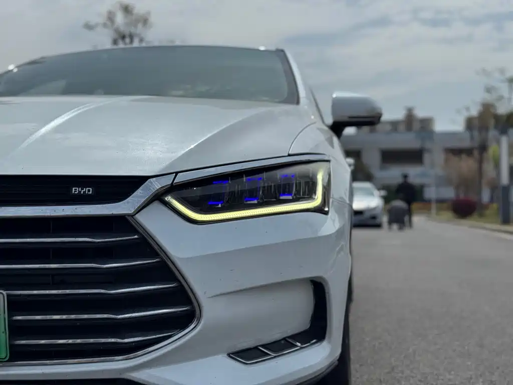 BYD Qin Pro Pro 2019 DM 1.5TI AT VI