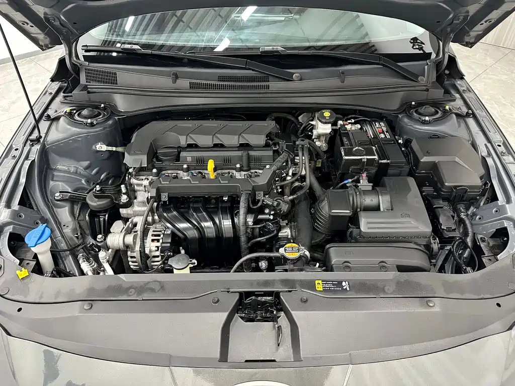 Hyundai Elantra — миниатюра 18