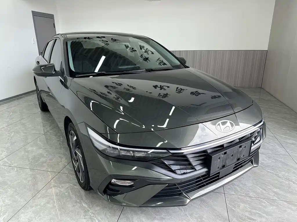 Hyundai Elantra — миниатюра 3