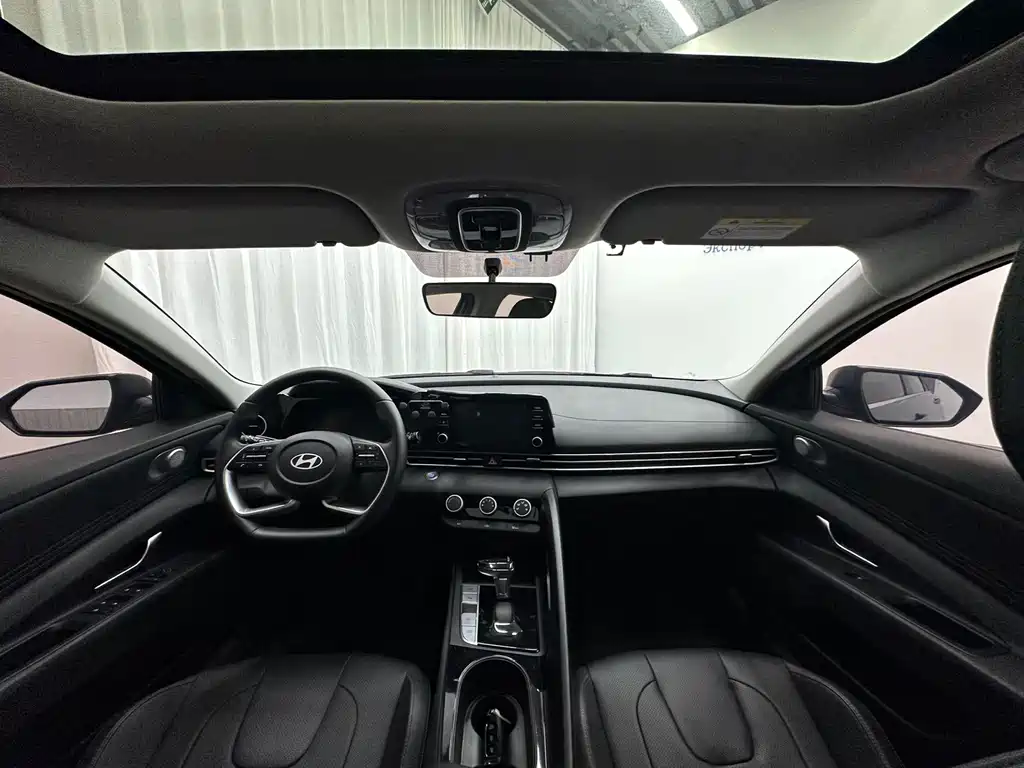 Hyundai Elantra — миниатюра 9
