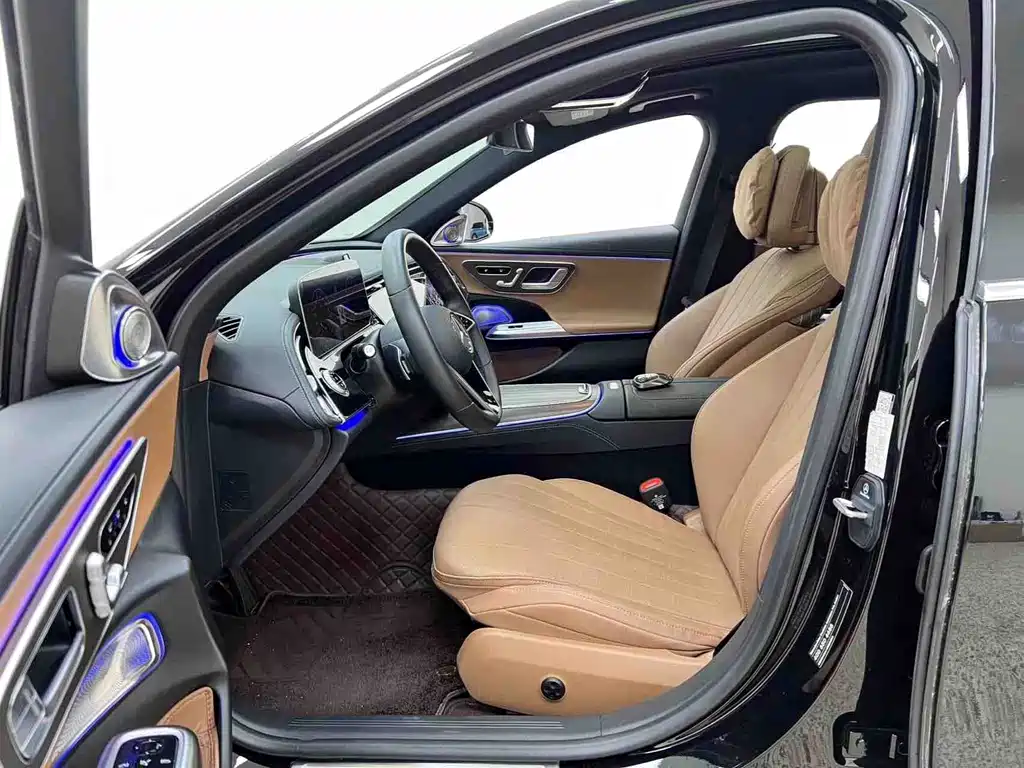 Mercedes-Benz E-Class — миниатюра 13