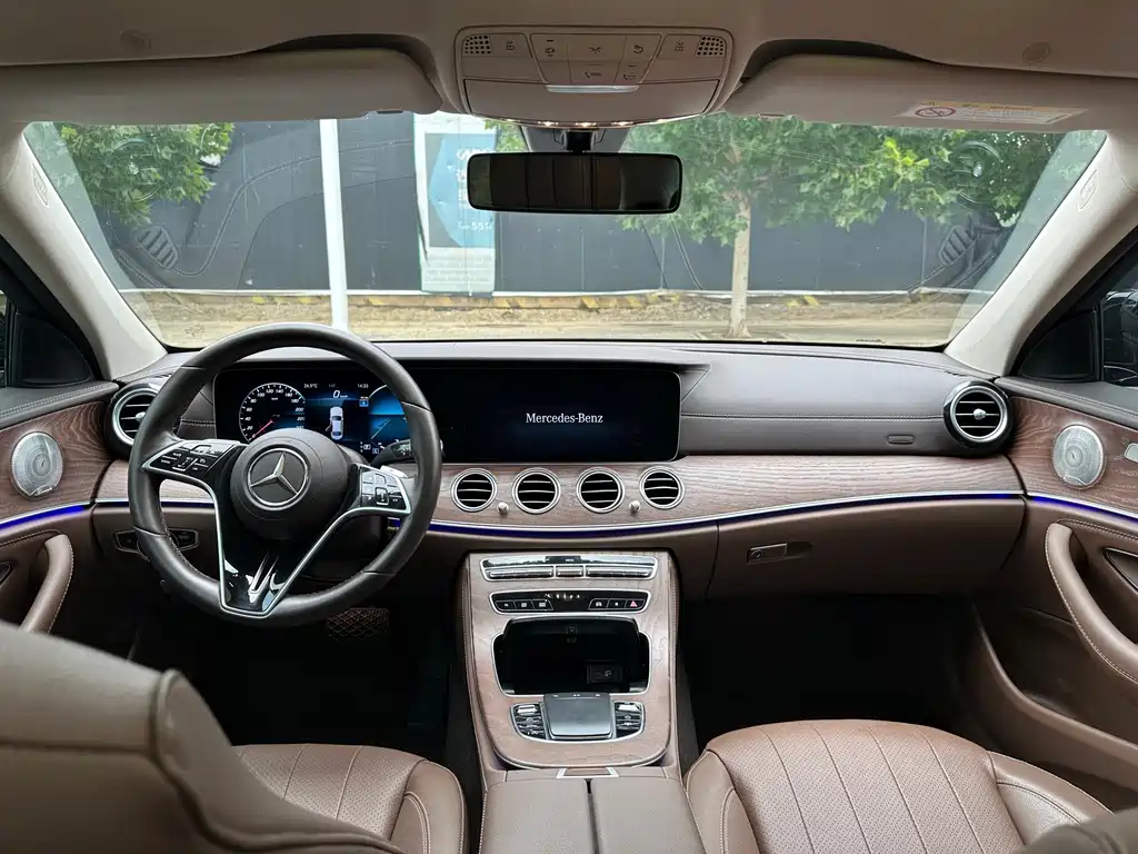 Mercedes-Benz E-Class — миниатюра 12
