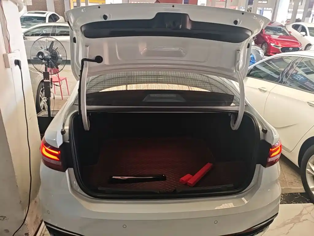 Volkswagen Lavida — миниатюра 19