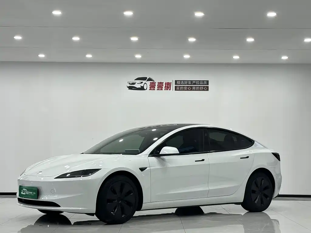 Tesla Model 3 2025