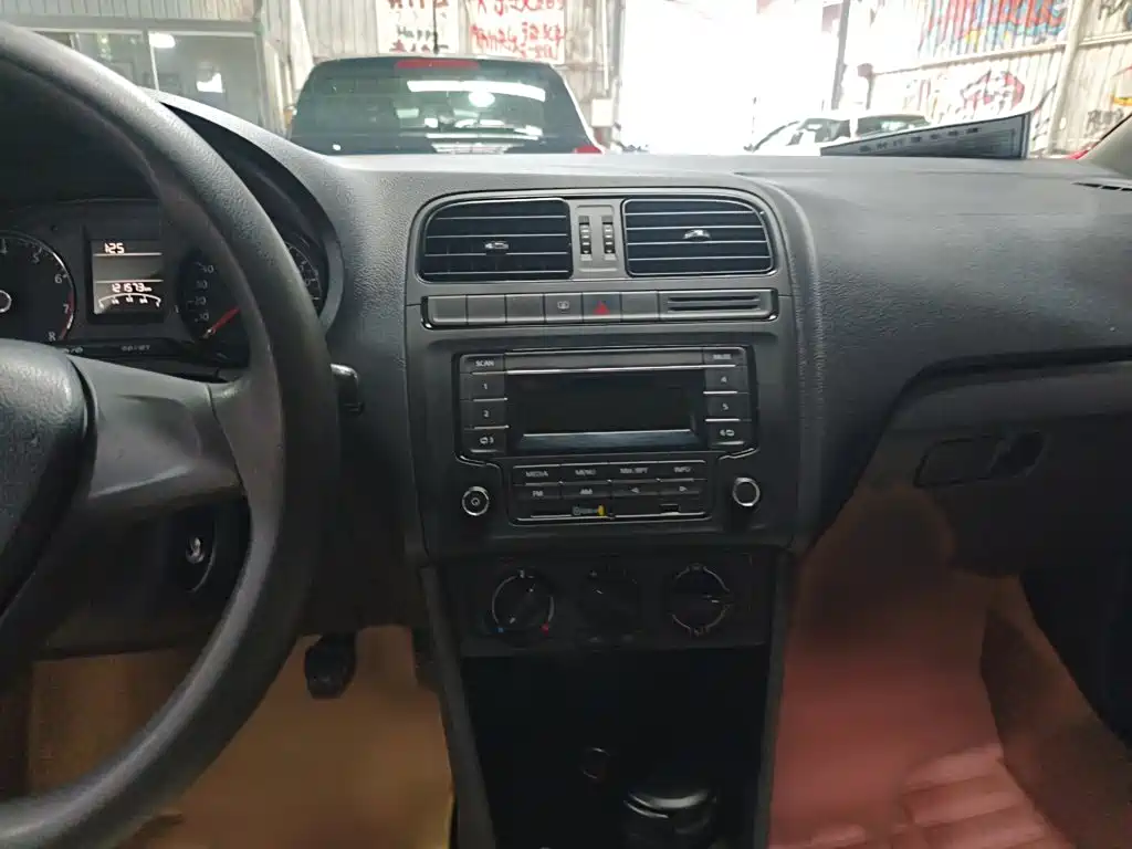 Volkswagen Polo — миниатюра 16