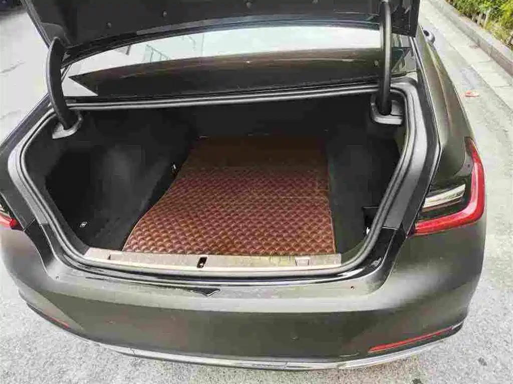 BMW 7 Series — миниатюра 8