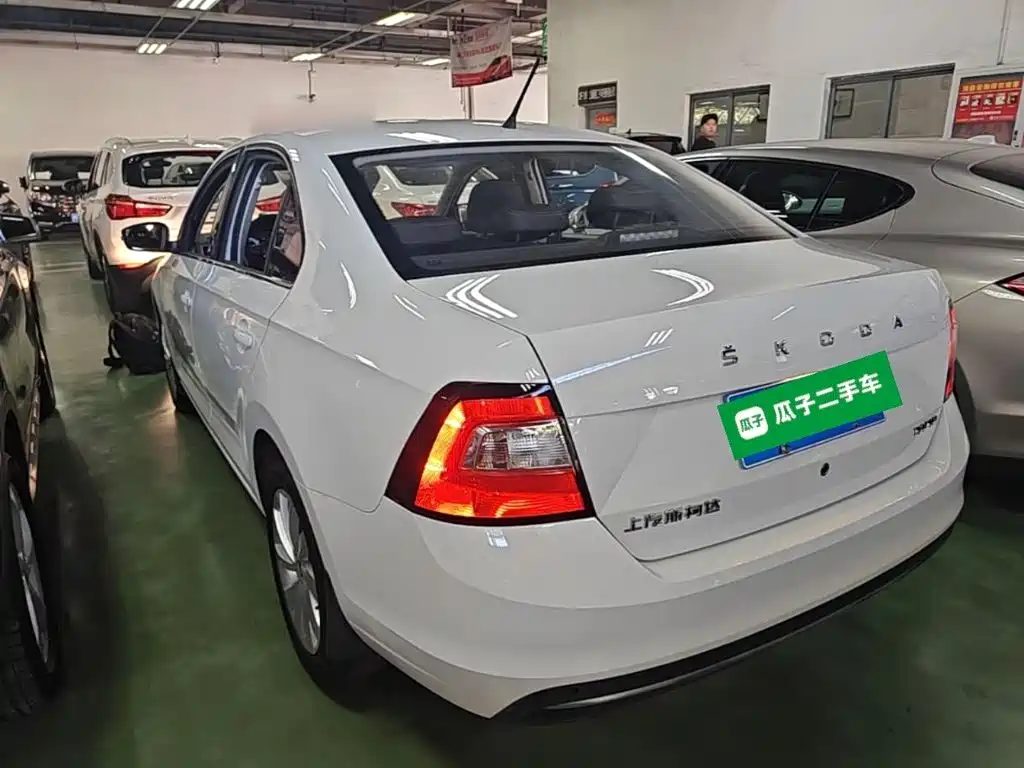 Skoda Rapid — миниатюра 5