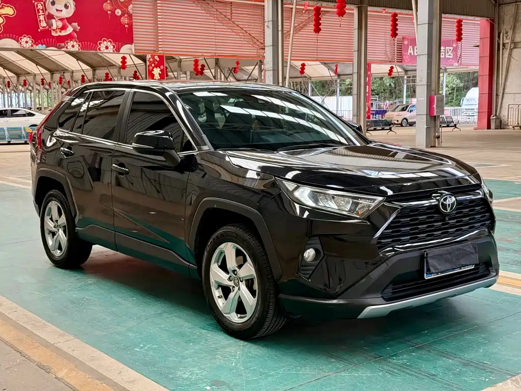 Toyota RAV4 — миниатюра 2