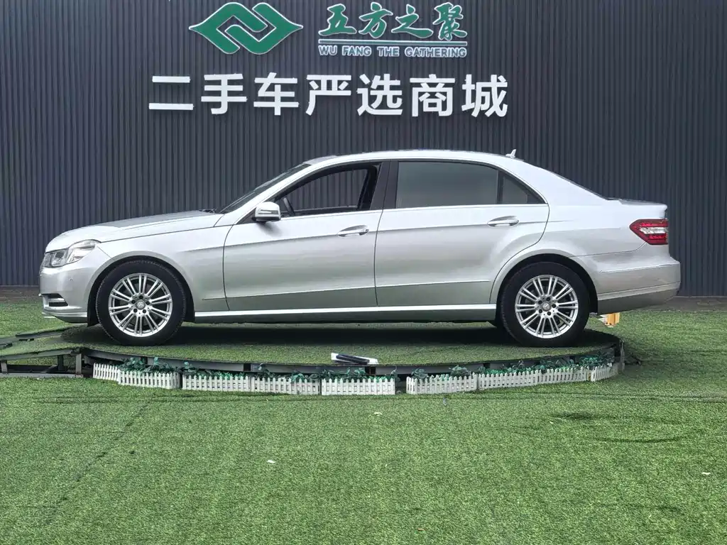 Mercedes-Benz E-Class — миниатюра 18
