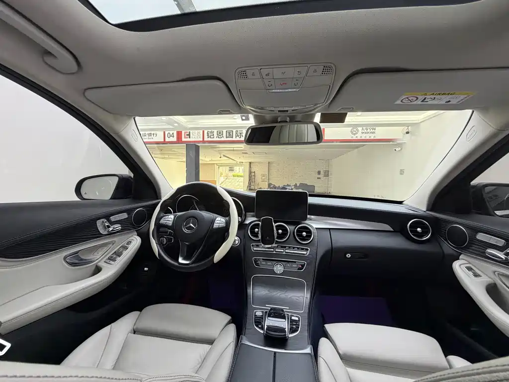 Mercedes-Benz C-Class — миниатюра 11