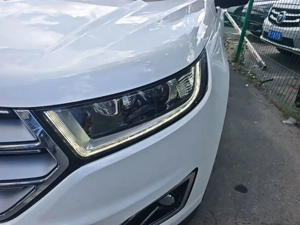 Ford Edge — миниатюра 24