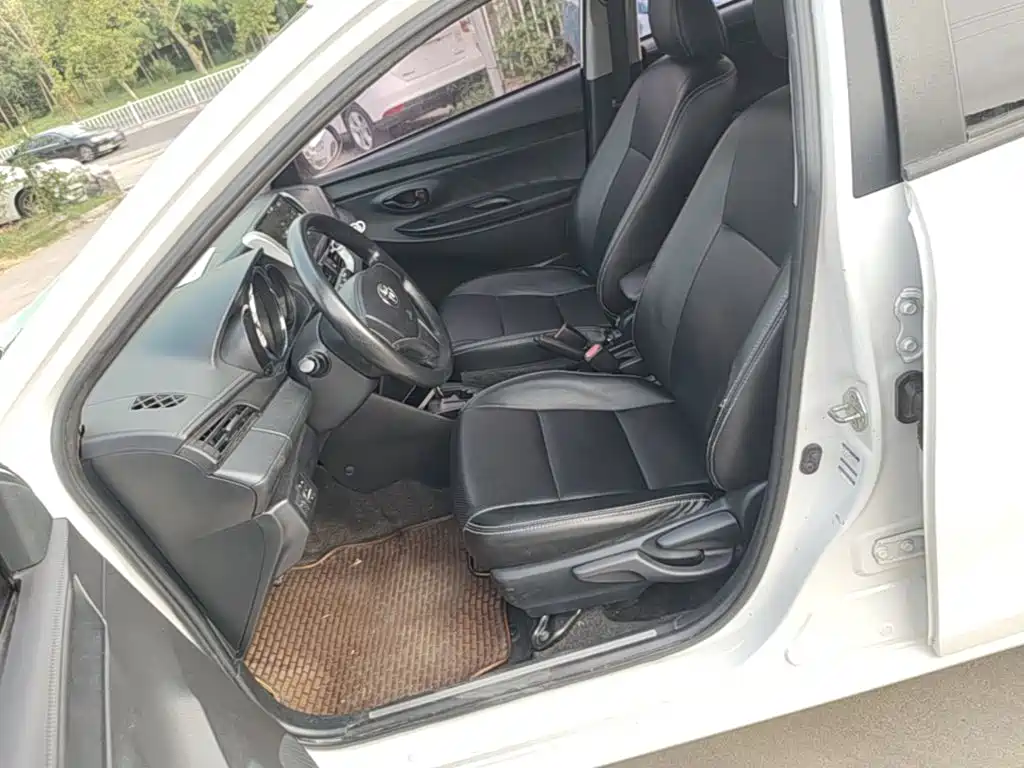 Toyota Yaris L — миниатюра 15