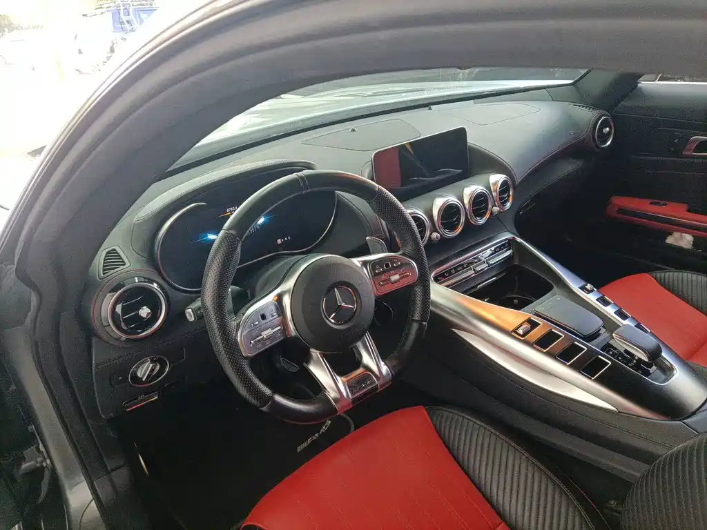 MERCEDES-BENZ AMG GT