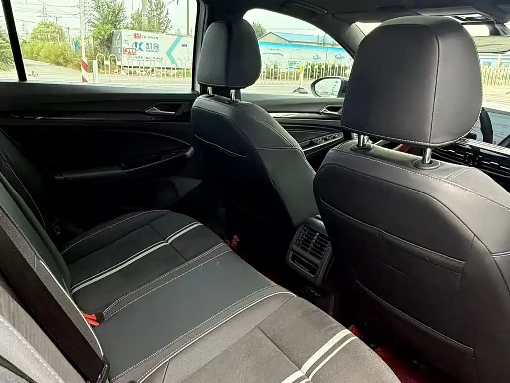 Volkswagen Golf — миниатюра 9