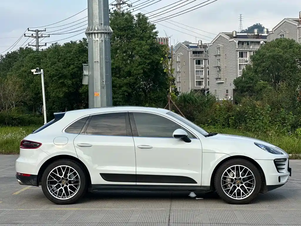 Porsche Macan — миниатюра 8