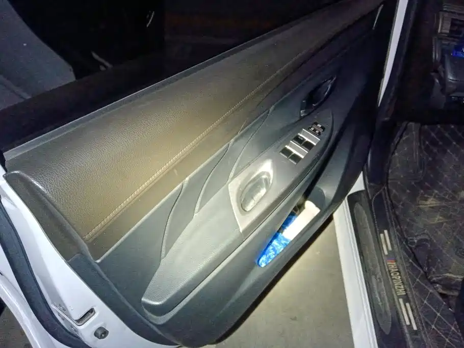 Toyota Yaris L — миниатюра 7