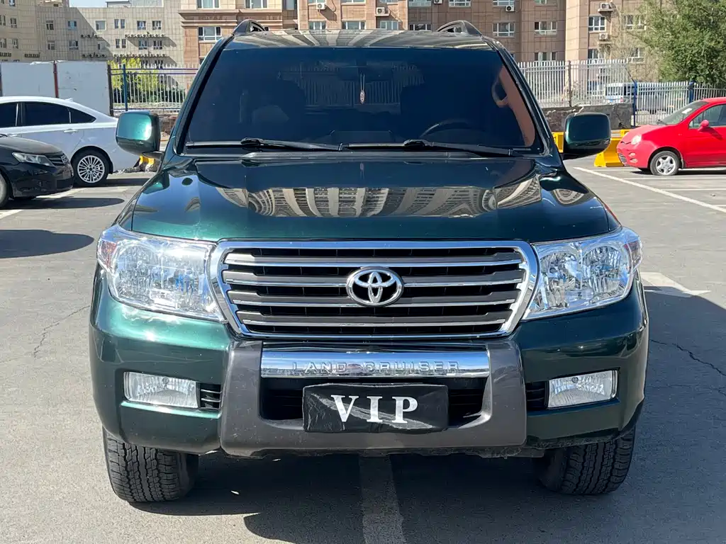 Toyota Land Cruiser 2010 4.0L AT VX