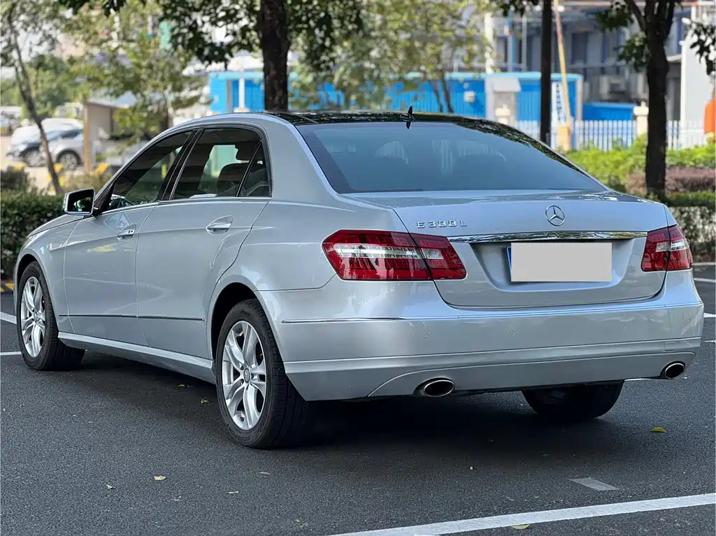 Mercedes-Benz E-Class E 2010 E 300 L Fashion