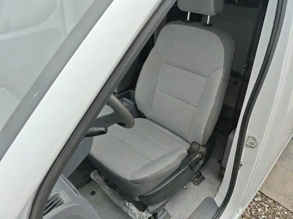 Wuling Yangguang — миниатюра 15