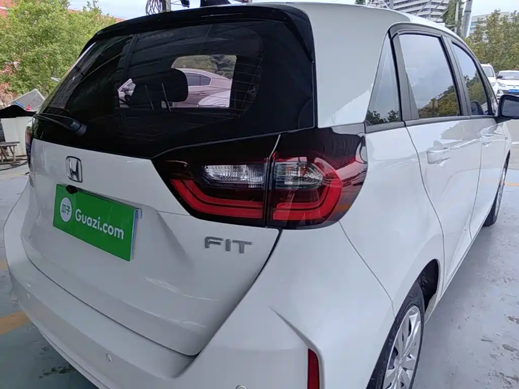 Honda Fit — миниатюра 8