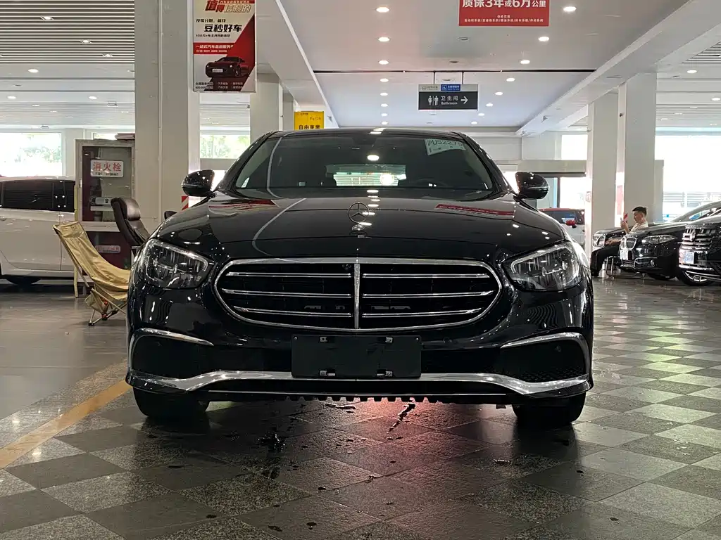Mercedes-Benz E-Class — миниатюра 2