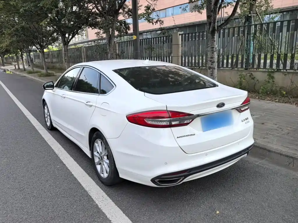 Ford Mondeo — миниатюра 5