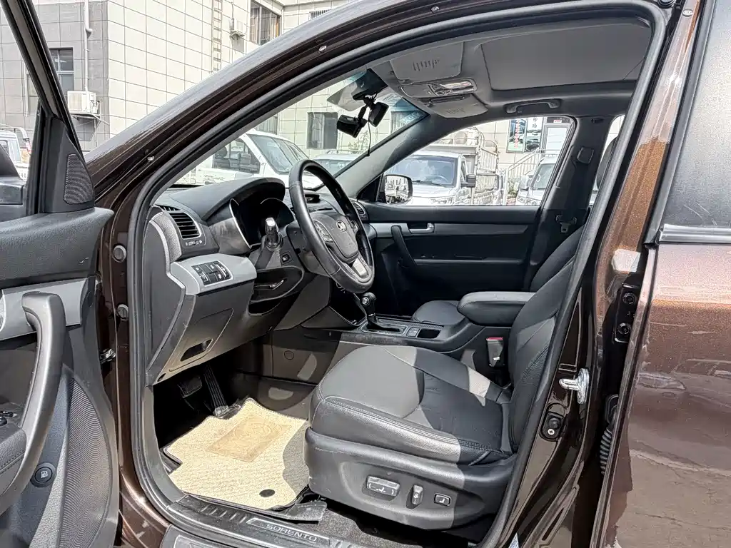 Kia Sorento — миниатюра 5