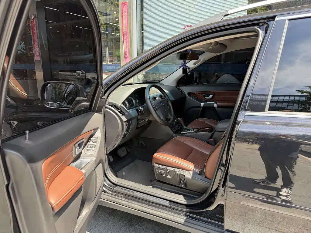 Volvo XC90 — миниатюра 4