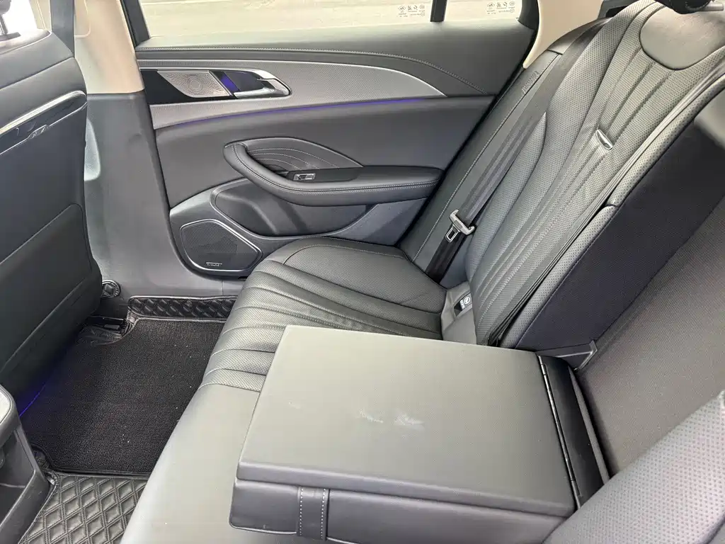 Hongqi Hongqi H5 — миниатюра 15