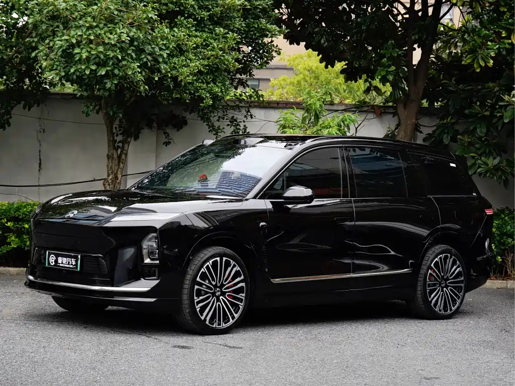 NIO ES8