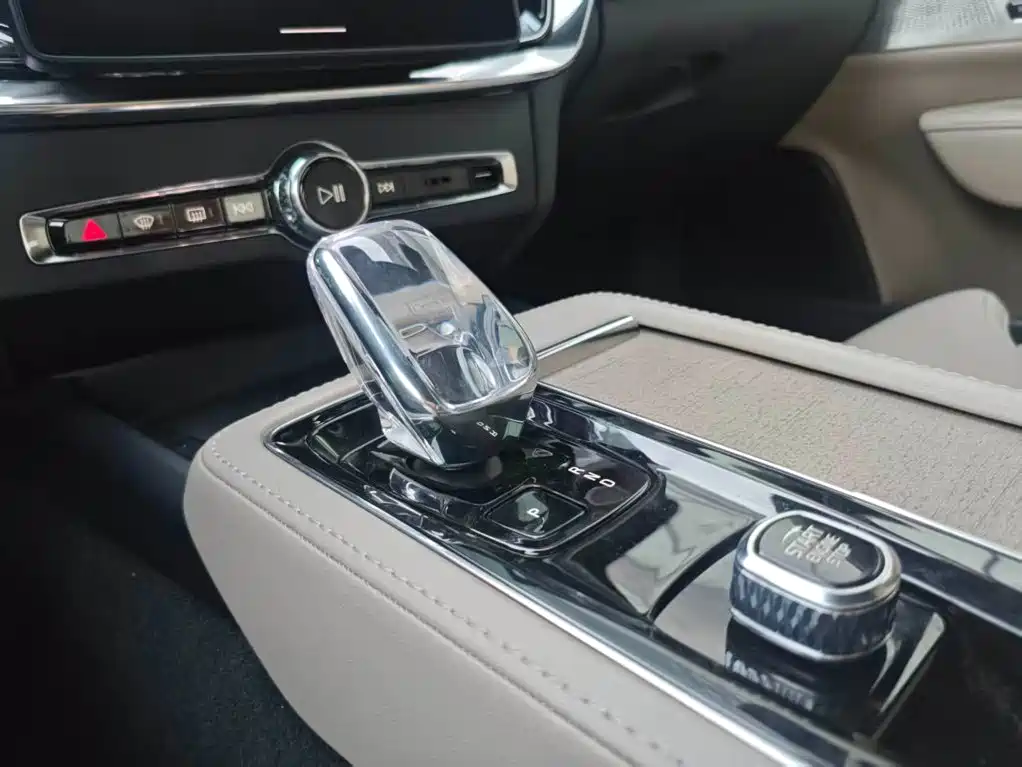Volvo S90 PHEV — миниатюра 5