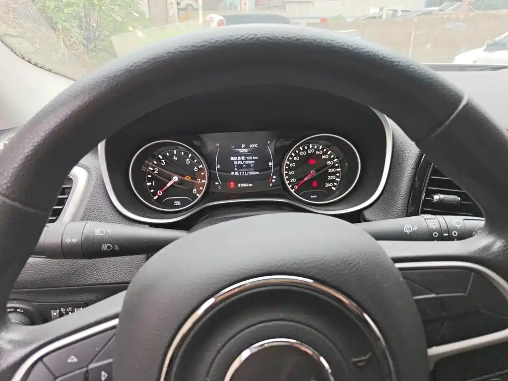 Jeep Compass — миниатюра 7